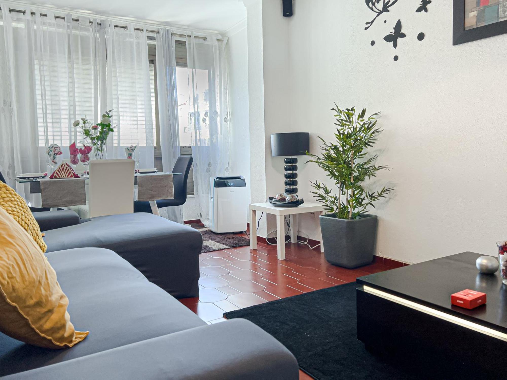 Family-friendly And Cozy 3-bedroom In Apartamento Lisboa